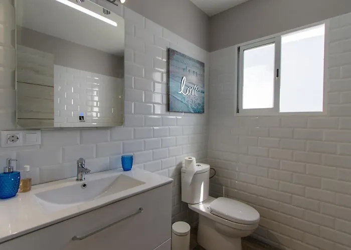 Casa Nuestra 아게이크